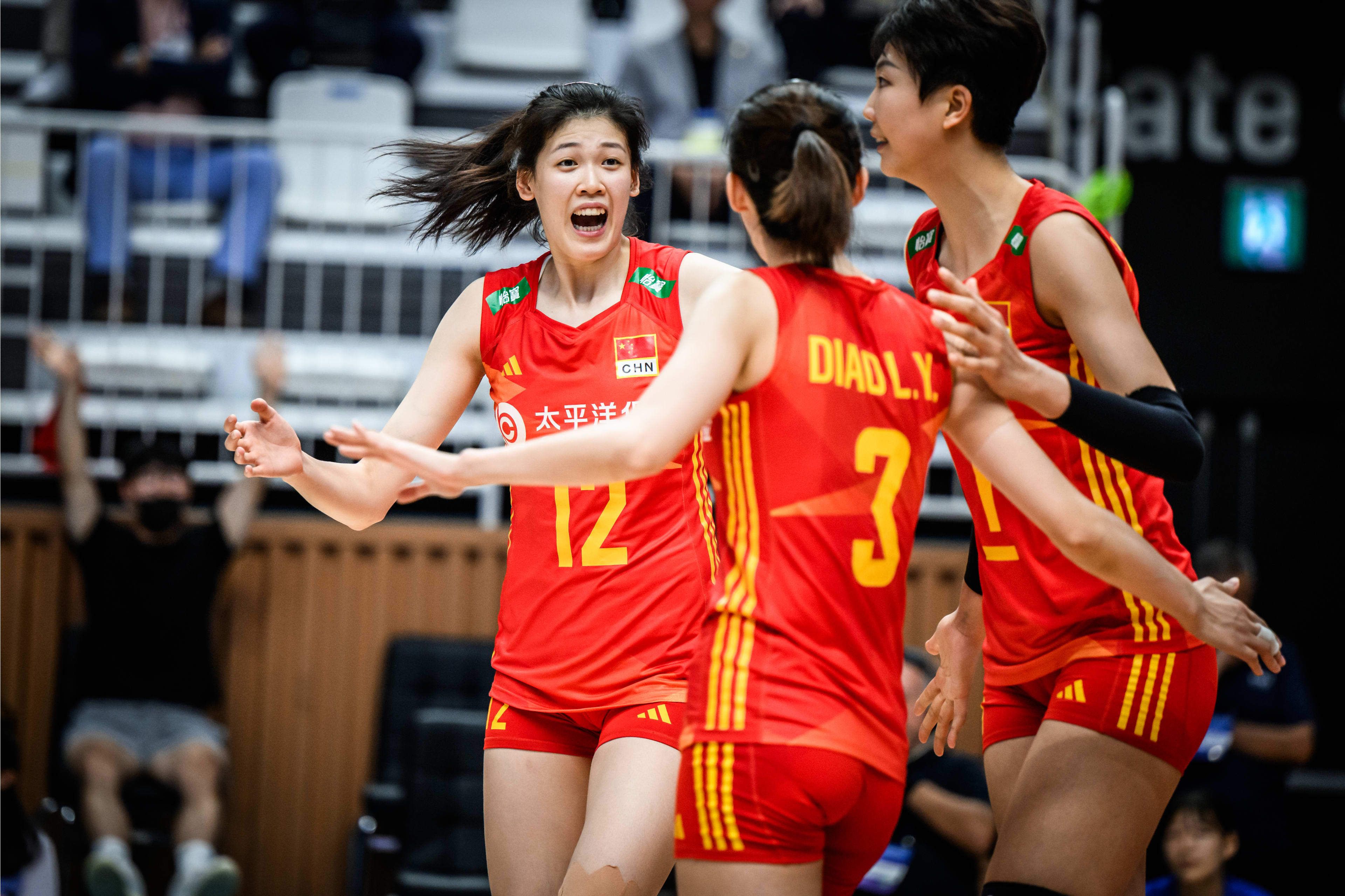 格纳布里将缺席一段时间比赛凌晨拜仁1-5不敌法兰克福的比赛，格纳布里第68分钟替补登场，随后在第70分钟因伤离场。
